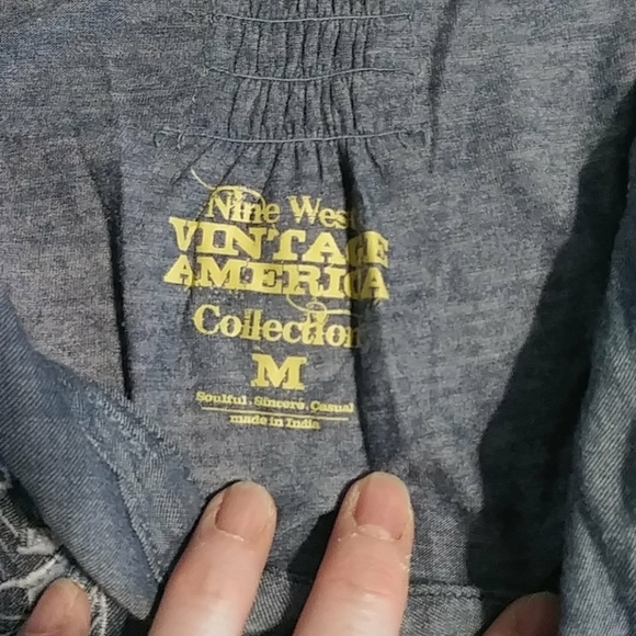 Nine West vintage American button down top - Picture 3 of 6